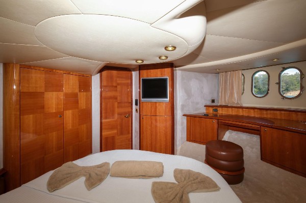 2004/2022 AZIMUT FLY 55 17.5 M