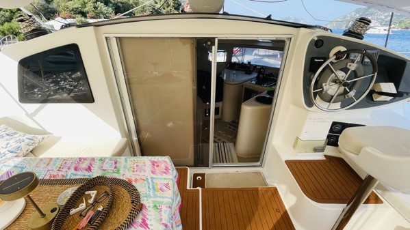 2005 FOUNTAINE PAJOT ATHENA 38