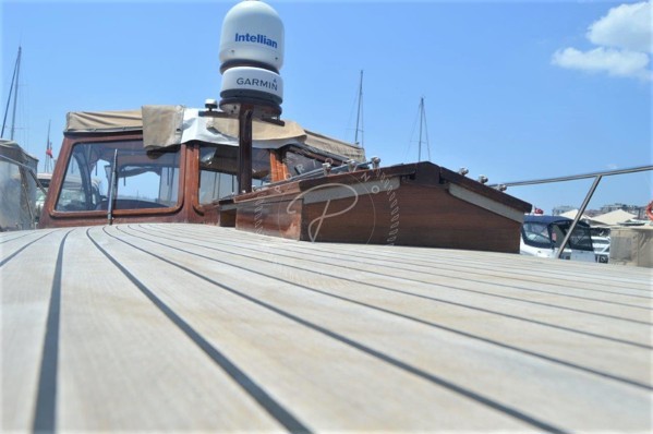 2011 CLASSIC CRUISER 37