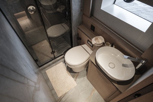 2025 DEEP YACHT 83 FLY