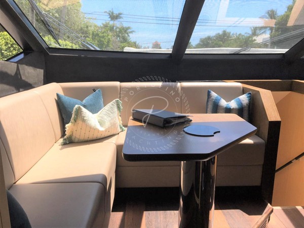 2016 SUNSEEKER 86 YACHT