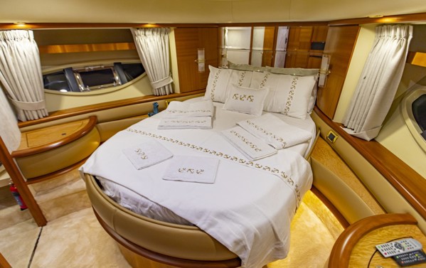 2011 AZIMUT 62 FLY VIP