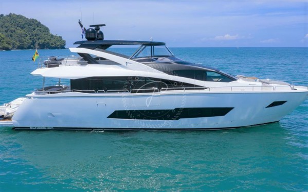 2016 SUNSEEKER 86 YACHT
