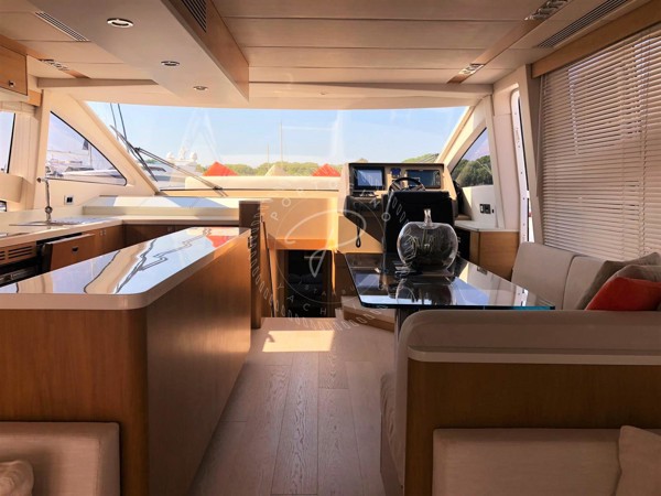 2015 NUMARINE 70 FLY