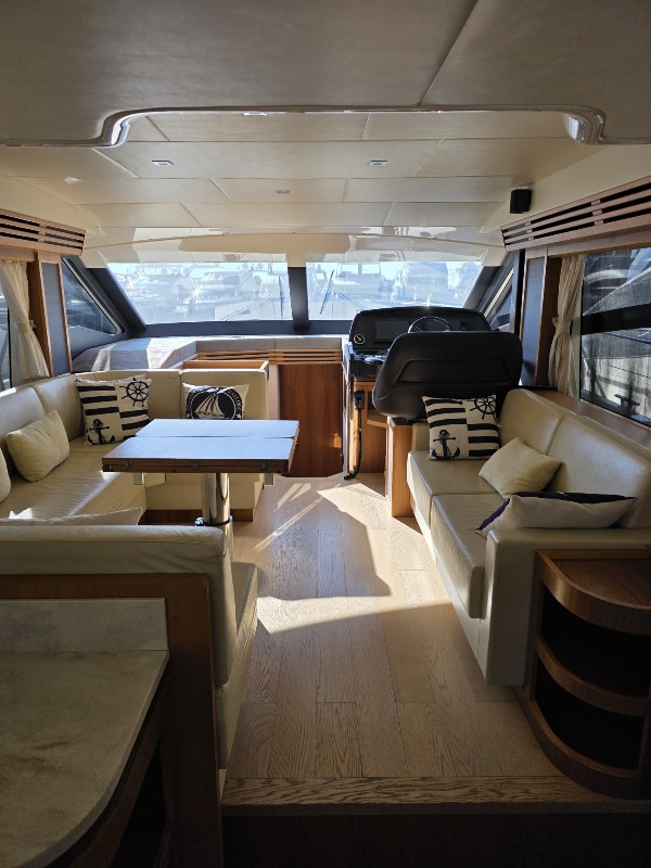 2016 ABSOLUTE 52 FLY