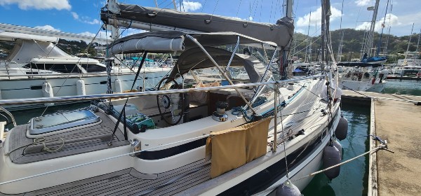 1985 HALLBERG-RASSY 38