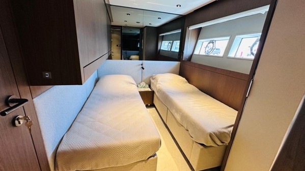2022 FERRETTI 780