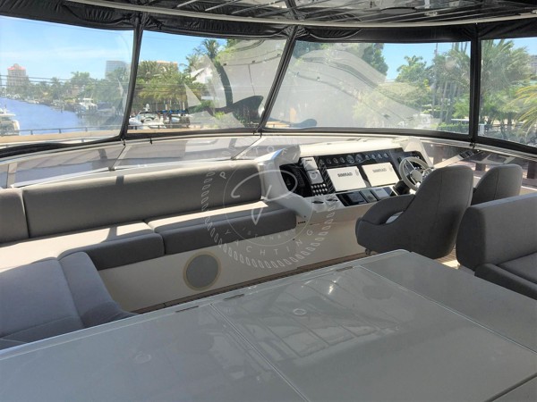 2016 SUNSEEKER 86 YACHT