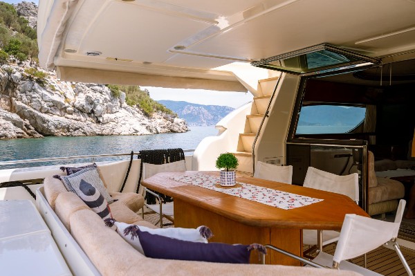 1999/2010 FERRETTI YACHTS 72