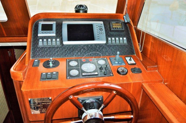 2010 LARUS 42 LB
