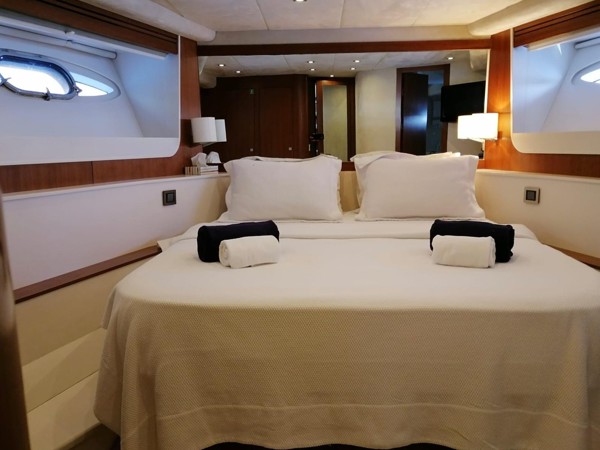 2010/2021 NUMARINE 78 FLY