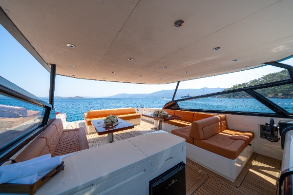 2025 MOTOR YACHT 18.5 M