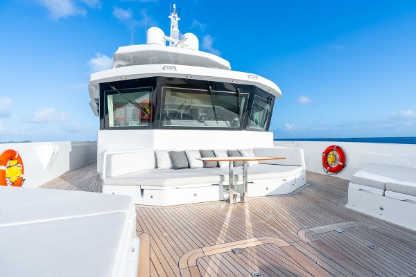 2023 MOTOR YACHT 37 M