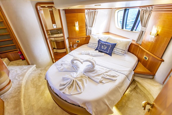 2011 AZIMUT 62 FLY VIP
