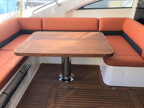 2011 PRINCESS V62