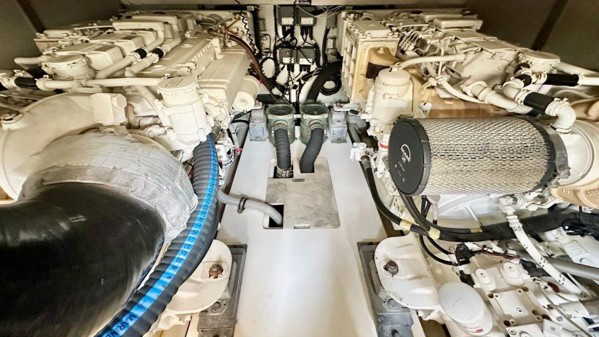 2009 AZIMUT 58