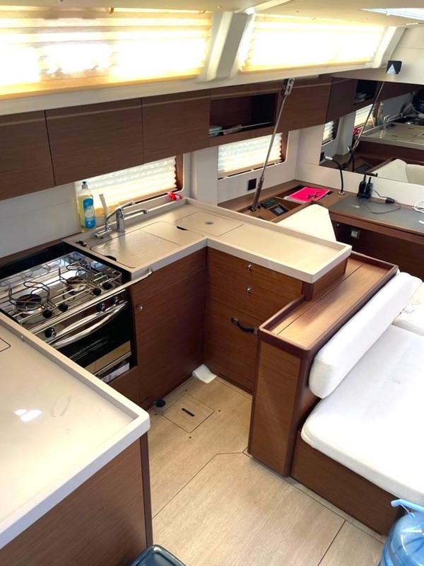 2021 BENETEAU OCEANIS 51.1