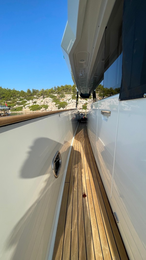 2022 SIRENA 64