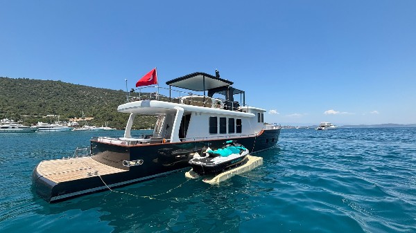 2014 CUSTOM TRAWLER STEEL 21M