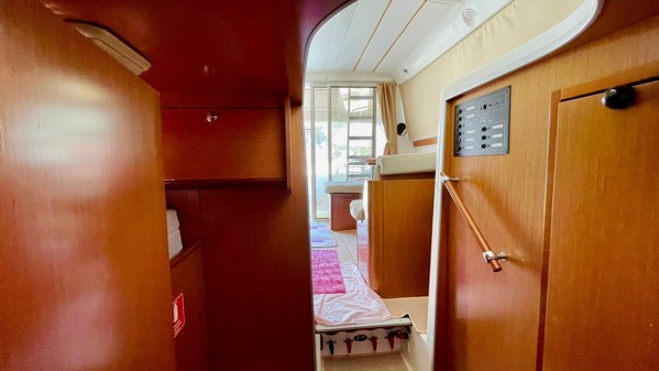 2008 BENETEAU ANTARES 9