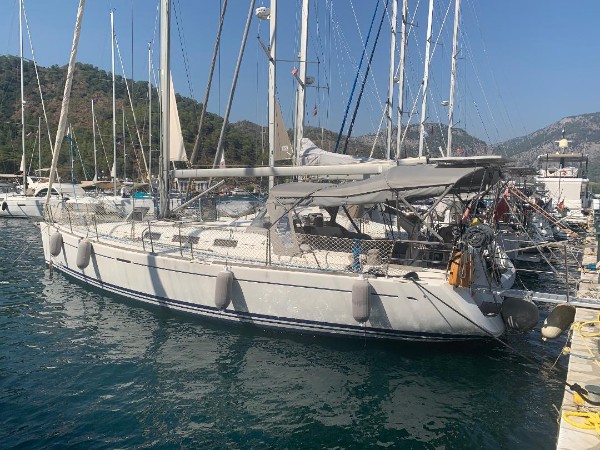 2005 DUFOUR 44