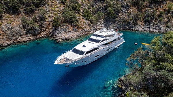 2009/2024 MOTOR YACHT 38 M 