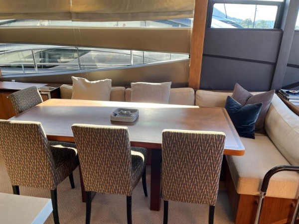 2016 PRINCESS 72 FLY