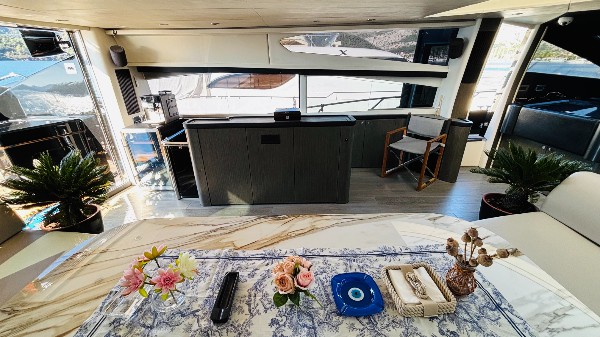 2004 SUNSEEKER PREDATOR 82