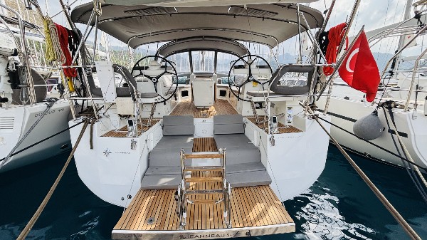 2018 JEANNEAU 54