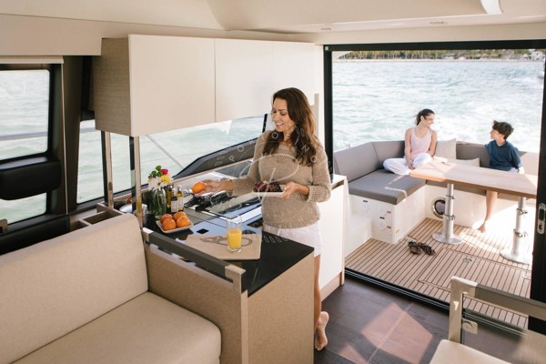2021 PRESTIGE 460 FLY