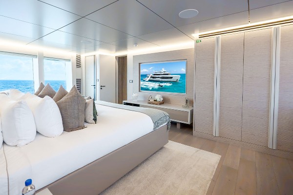 2023 MOTOR YACHT 37 M