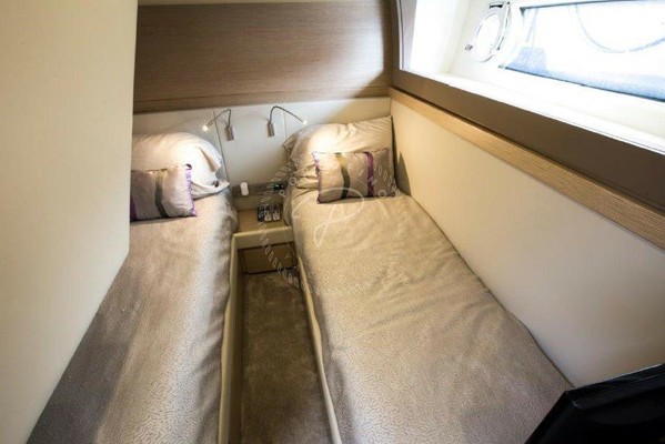 2014 FERRETTI YACHTS 690