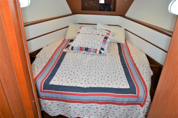 2015 BENETEAU SWIFT TRAWLER 44