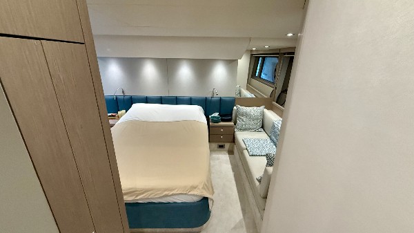 2018 SUNSEEKER MANHATTAN 52