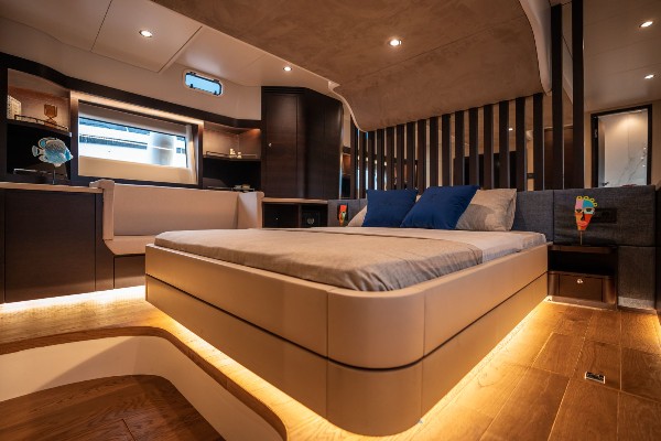 2025 DEEP YACHT 52 FLY