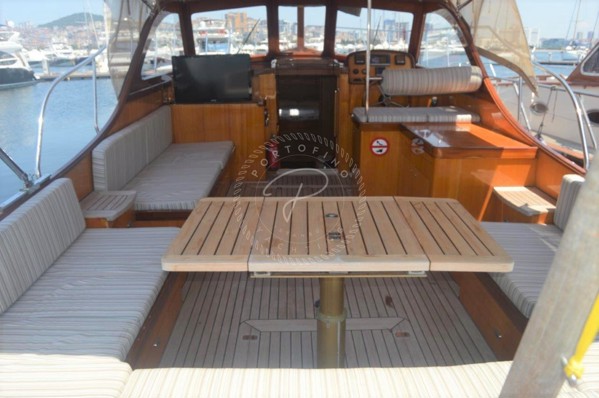 2011 CLASSIC CRUISER 37