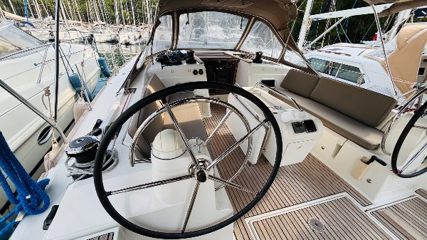 2013 JEANNEAU SUN ODYSSEY 469