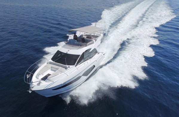 2017 SUNSEEKER MANHATTAN 52