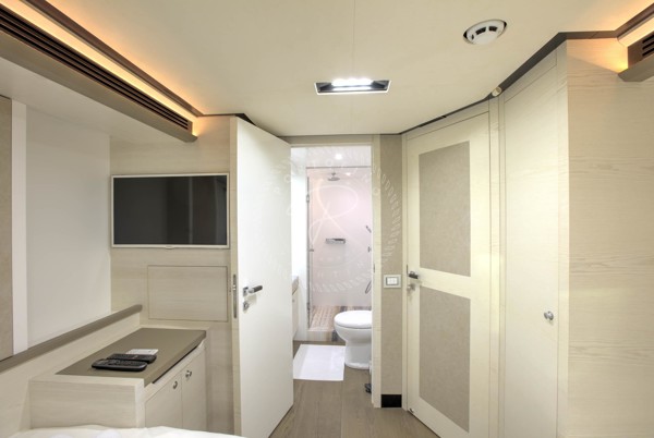 2014 HG YACHT 32M