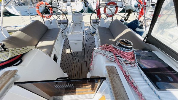 2013 JEANNEAU SUN ODYSSEY 409