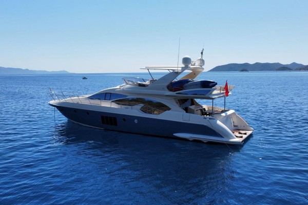 2010 AZIMUT 70