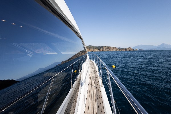 2020 AZIMUT 66 FLY
