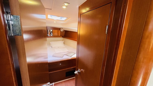 2011 BENETEAU OCEANIS 50