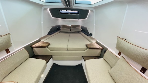 2021 AXOPAR 37 XC CROSS CABIN BRABUS LINE