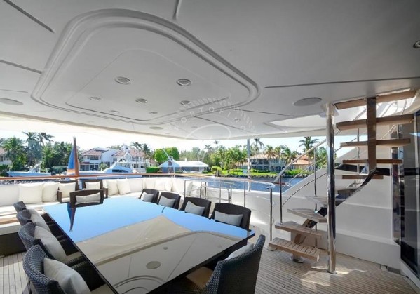 2010 SANLORENZO 37M