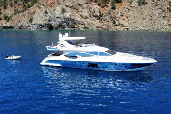 2010 AZIMUT 70