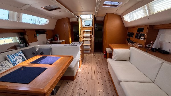 2017 JEANNEAU 51