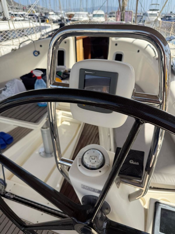2011 AZUREE 40