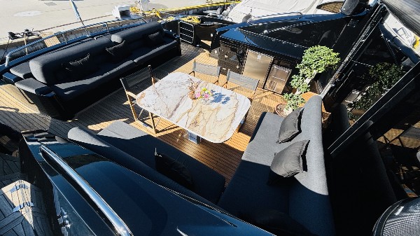 2004 SUNSEEKER PREDATOR 82