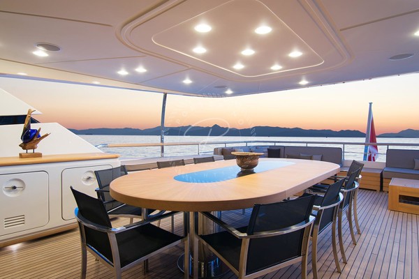2012 SANLORENZO 38M
